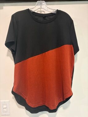 Black & Rust Colorblock Short Sleeve Top - Women